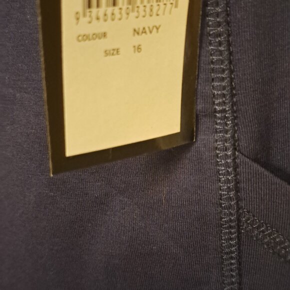 legging - Picture 2 of 6